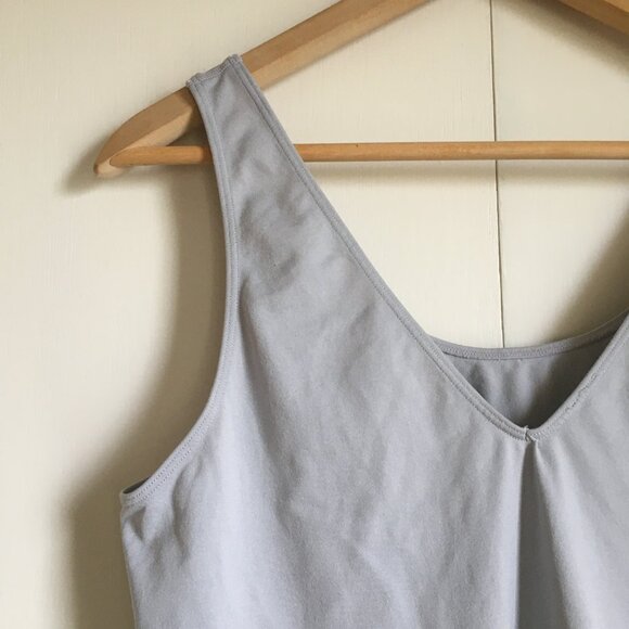 Vintage Ice Blue Grey Stretchy Seamless V-Neck Tank Top - Picture 3 of 11
